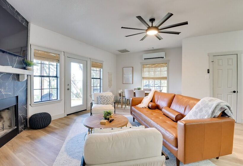 Modern Graford Cabin: Walk To Possum Kingdom Lake!