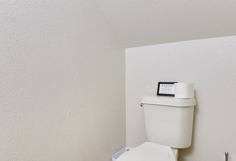 Modern Graford Cabin: Walk To Possum Kingdom Lake!