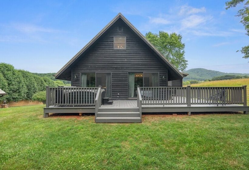 Modern Mountain Cabin By Avantstay Hot Tub