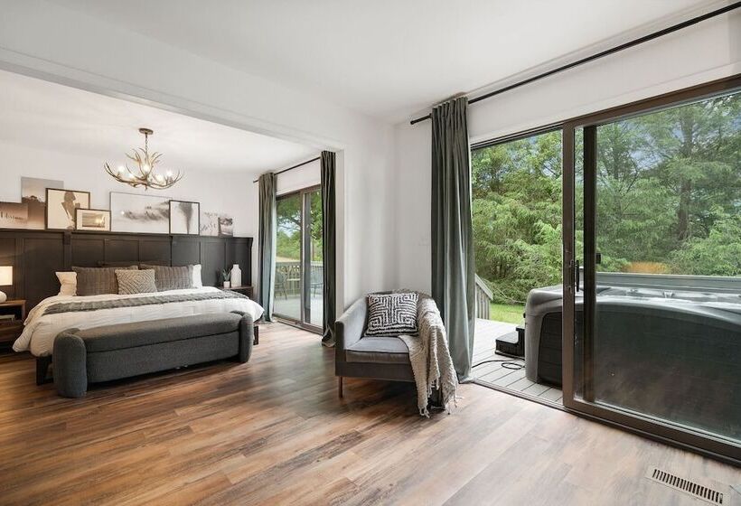 Modern Mountain Cabin By Avantstay Hot Tub