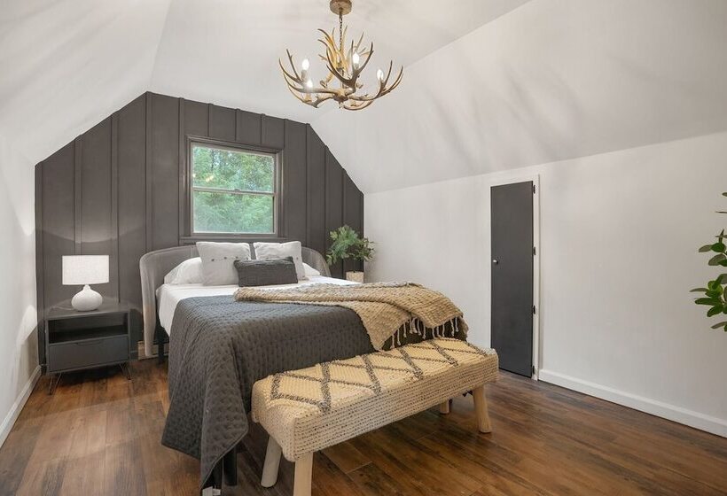 Modern Mountain Cabin By Avantstay Hot Tub