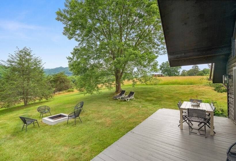 Modern Mountain Cabin By Avantstay Hot Tub