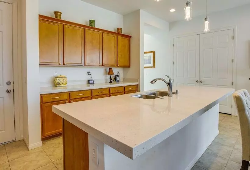 North Las Vegas Home ~ 11 Mi To The Strip!