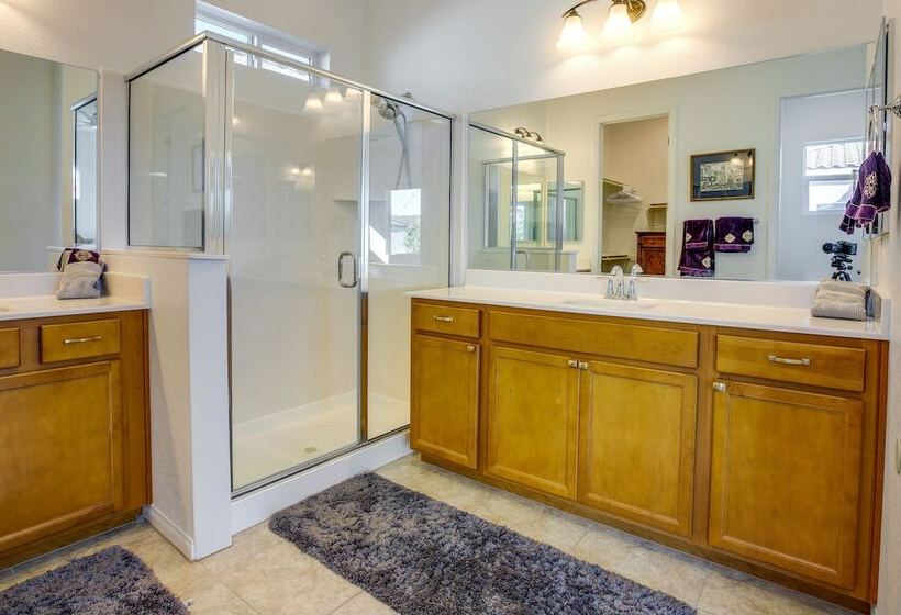 North Las Vegas Home ~ 11 Mi To The Strip!