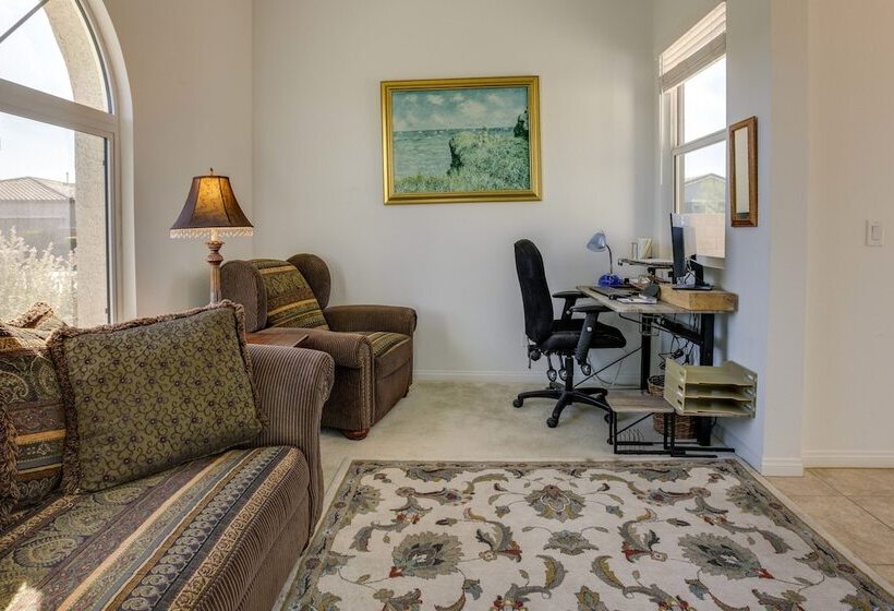 North Las Vegas Home ~ 11 Mi To The Strip!