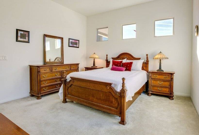 North Las Vegas Home ~ 11 Mi To The Strip!