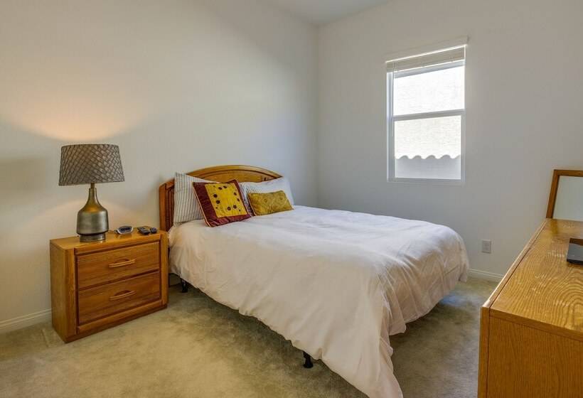 North Las Vegas Home ~ 11 Mi To The Strip!