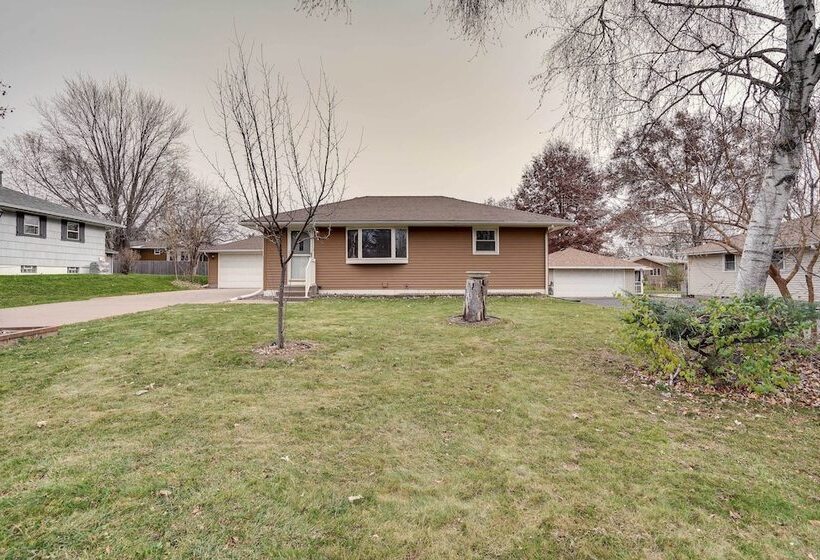 Oakdale Home W/ Deck   7 Mi To Downtown St Paul!