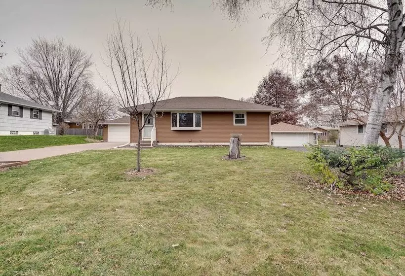 Oakdale Home W/ Deck   7 Mi To Downtown St Paul!