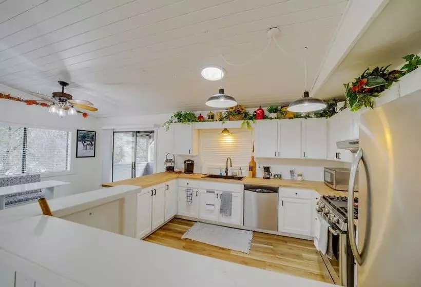 Pet Friendly Payson Cabin W/ Game Room!