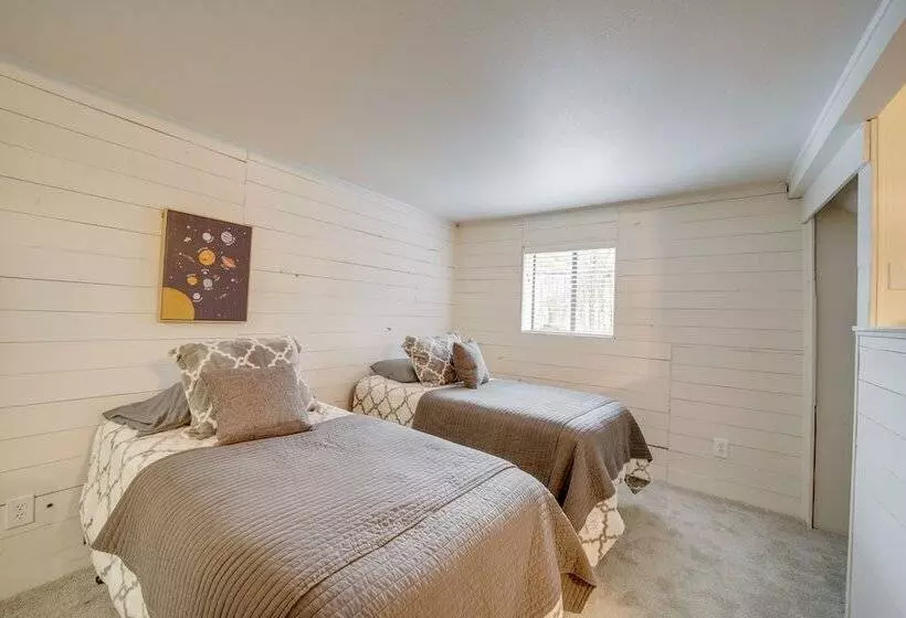 Pet Friendly Payson Cabin W/ Game Room!