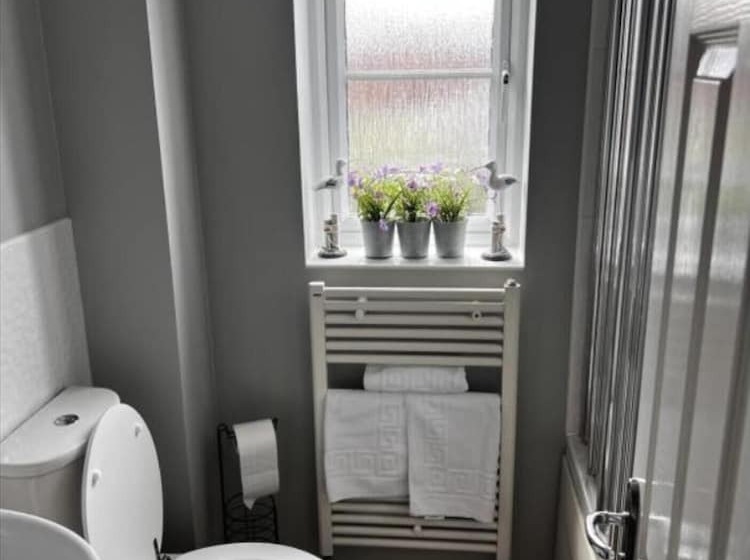 Residenza Charming 3 Bed House In Gloucester