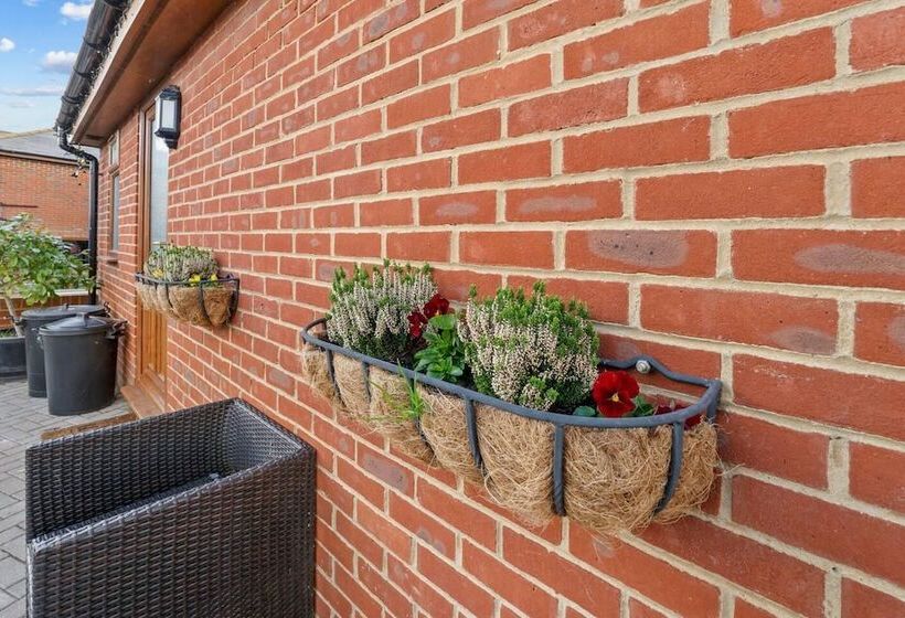 Residência Lovely 2 Bed House In Canterbury