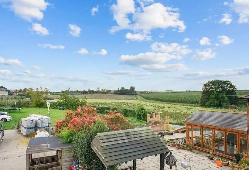レジデンス Lovely 2 Bed House In Canterbury