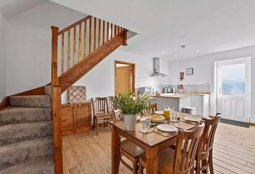 レジデンス Lovely 2 Bed House In Canterbury
