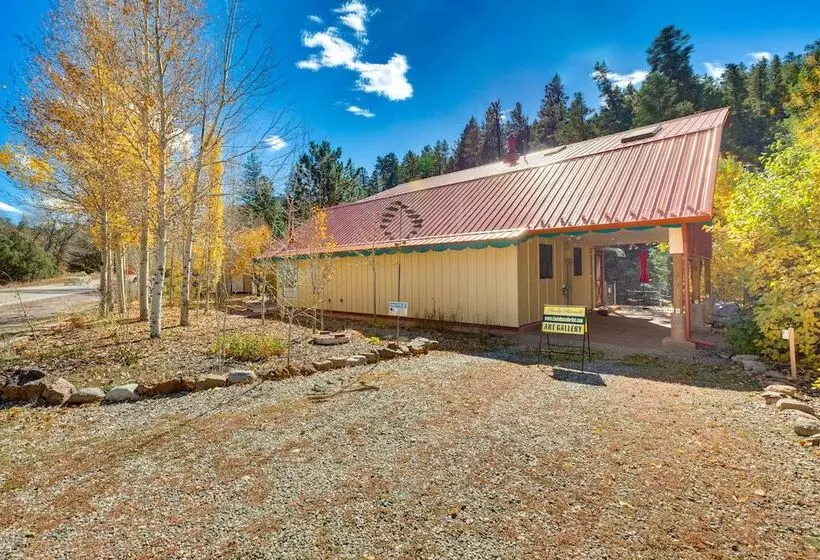 Riverside Retreat W/ Screened Porch: 6 Mi To Taos!