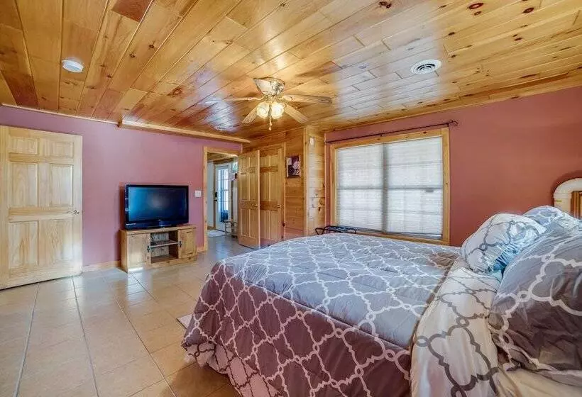 Romantic Afton Escape W/ Fire Pit & Scenic Views