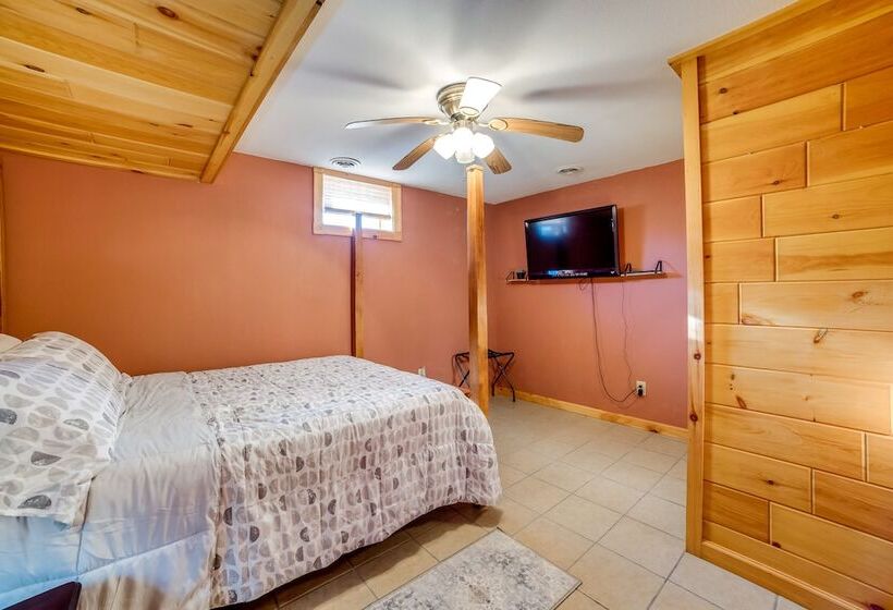 Romantic Afton Escape W/ Fire Pit & Scenic Views