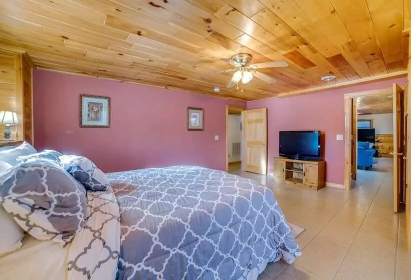 Romantic Afton Escape W/ Fire Pit & Scenic Views