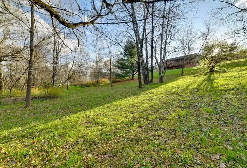 Romantic Afton Escape W/ Fire Pit & Scenic Views