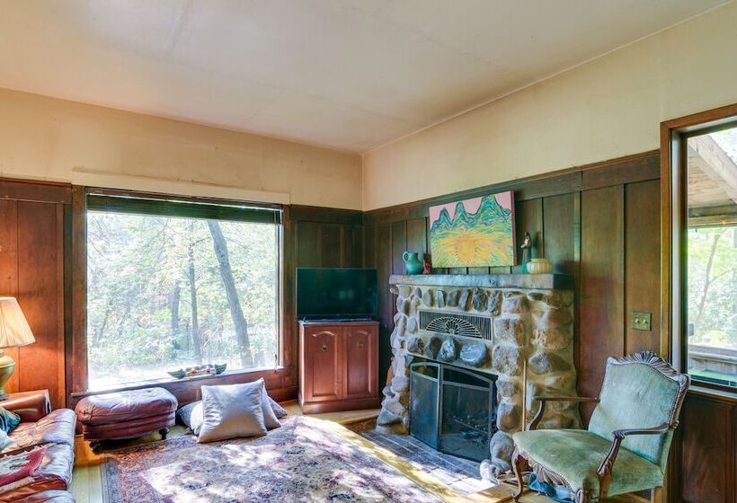 Secluded Cohasset Home W/ Pool & Screened Porch!