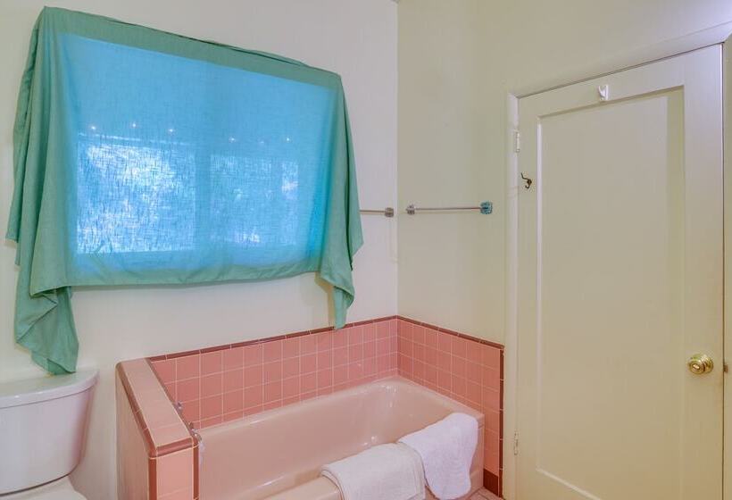 Secluded Cohasset Home W/ Pool & Screened Porch!