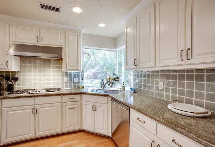 Serene + Spacious Spring Home W/ Forest Views!