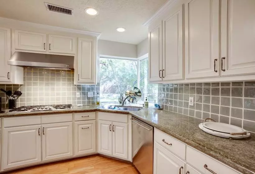 Serene + Spacious Spring Home W/ Forest Views!