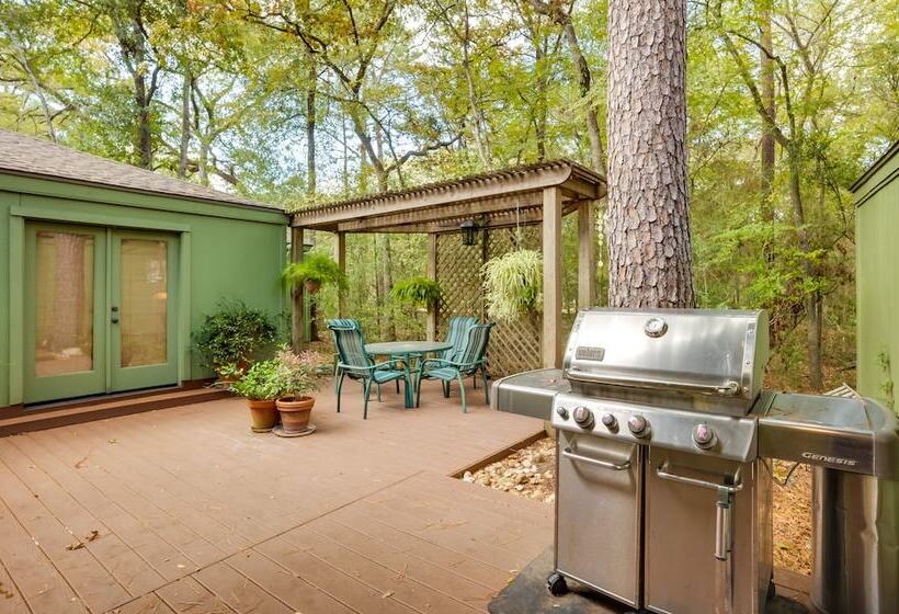 Serene + Spacious Spring Home W/ Forest Views!