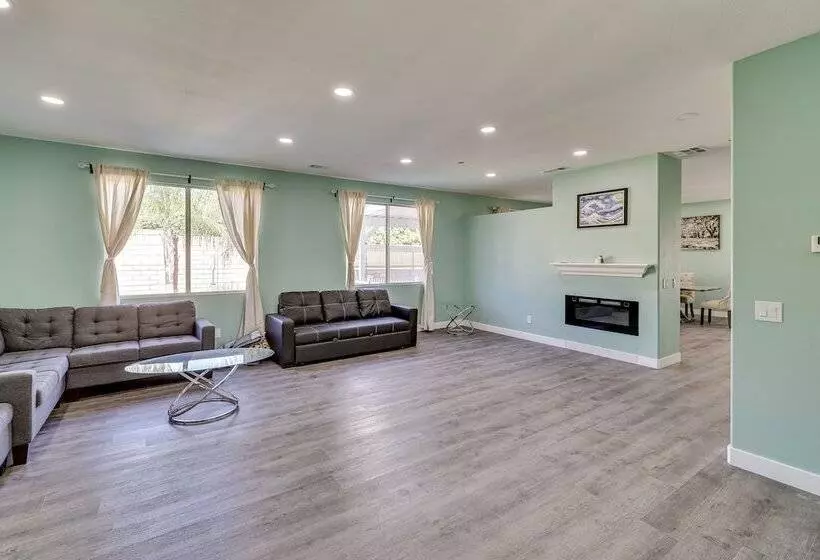 Spacious Lake Elsinore Home W/ Pool & Hot Tub!