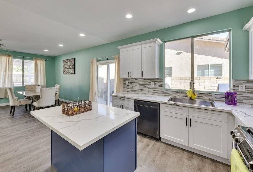 Spacious Lake Elsinore Home W/ Pool & Hot Tub!