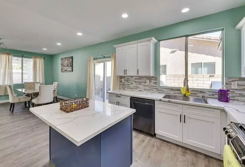 Spacious Lake Elsinore Home W/ Pool & Hot Tub!