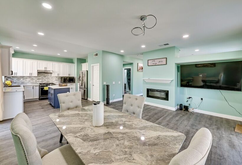 Spacious Lake Elsinore Home W/ Pool & Hot Tub!