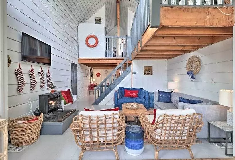 The Chalet On Sinclair  W/ Private Dock & Kayaks!