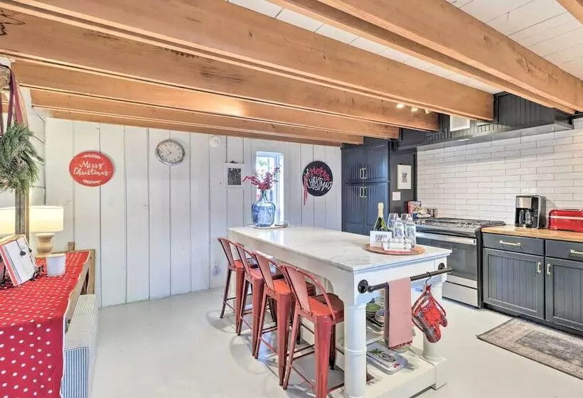 The Chalet On Sinclair  W/ Private Dock & Kayaks!