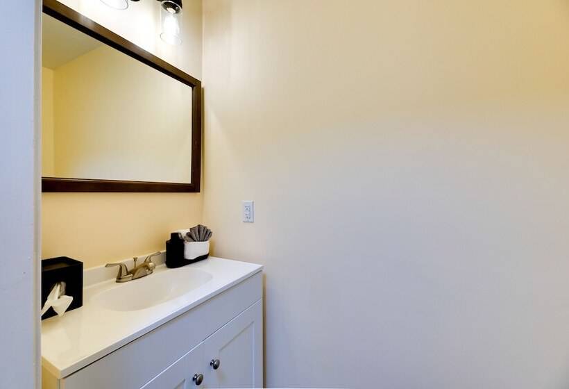 The Dome Spacious Retreat Near Finger Lakes!