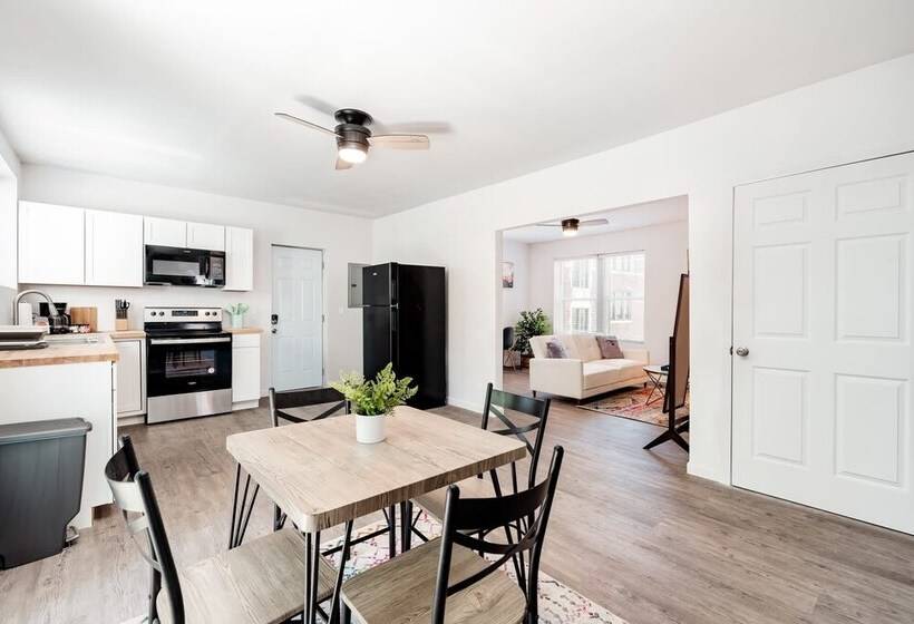 Two Stylish 2br Apt Cozysuites W Parking