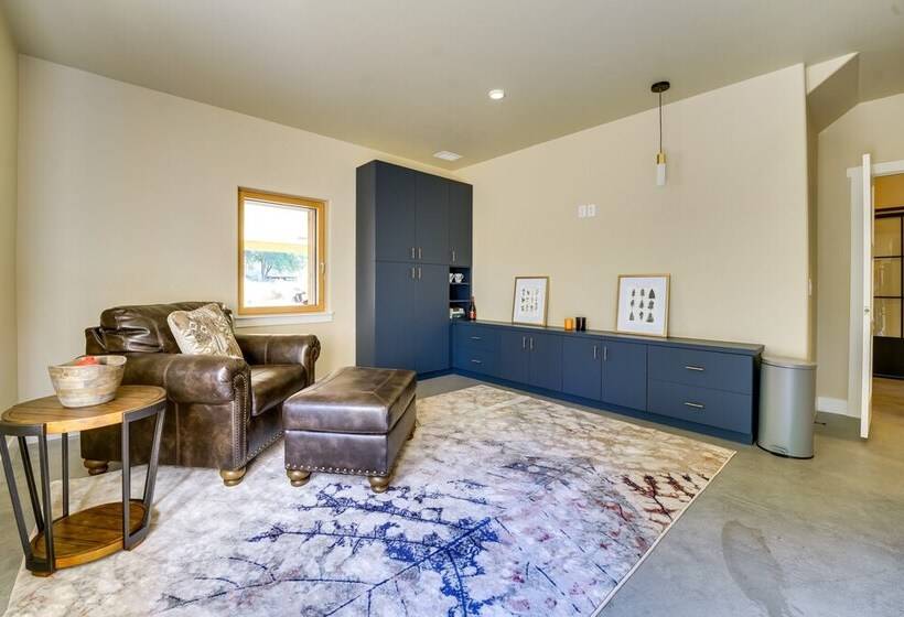 Unique Grand Junction Guest Suite W/ Gas Fire Pit!