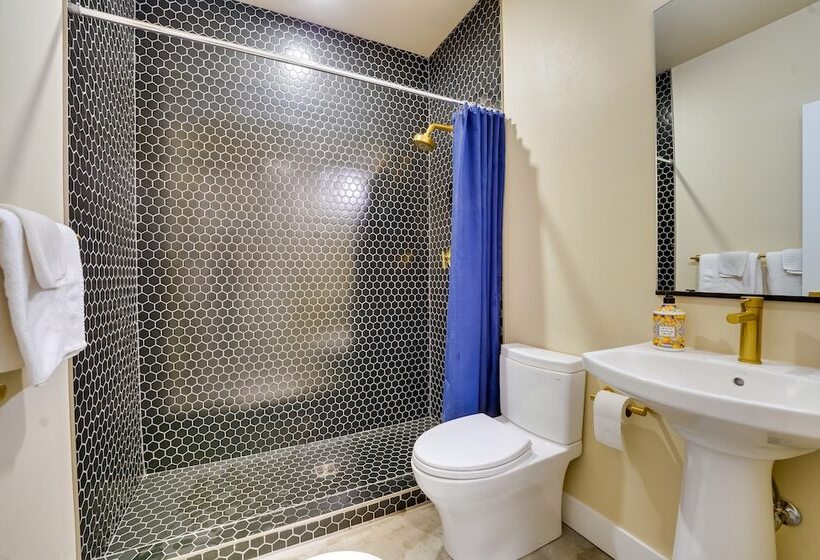 Unique Grand Junction Guest Suite W/ Gas Fire Pit!