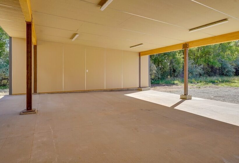 Unique Grand Junction Guest Suite W/ Gas Fire Pit!