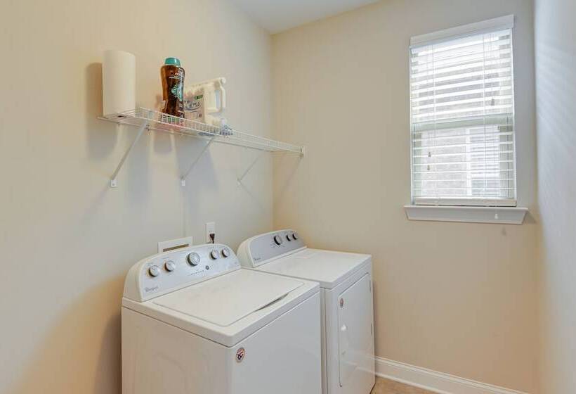 Updated Hendersonville Home W/ Fireplace!