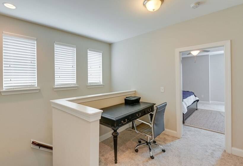 Updated Hendersonville Home W/ Fireplace!