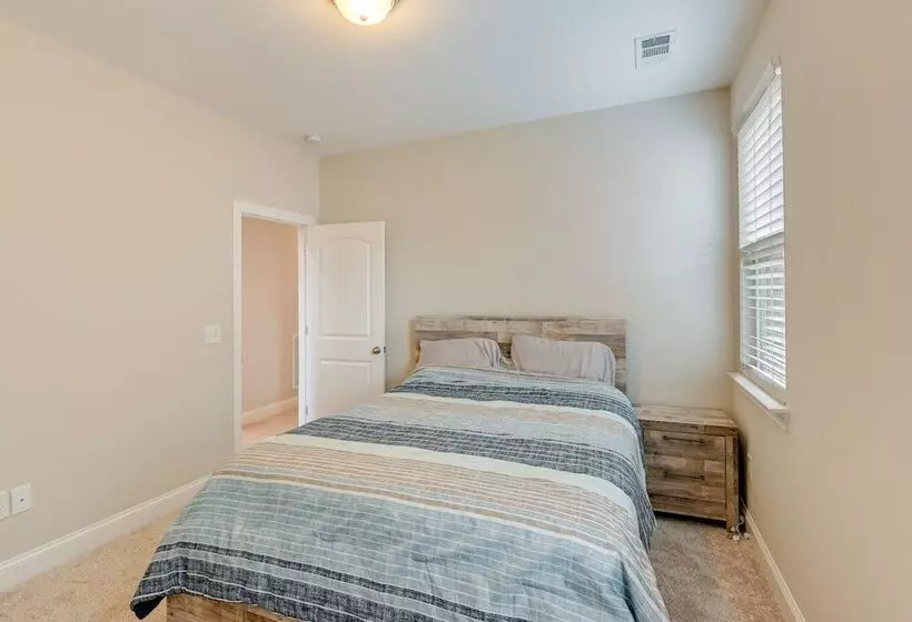 Updated Hendersonville Home W/ Fireplace!