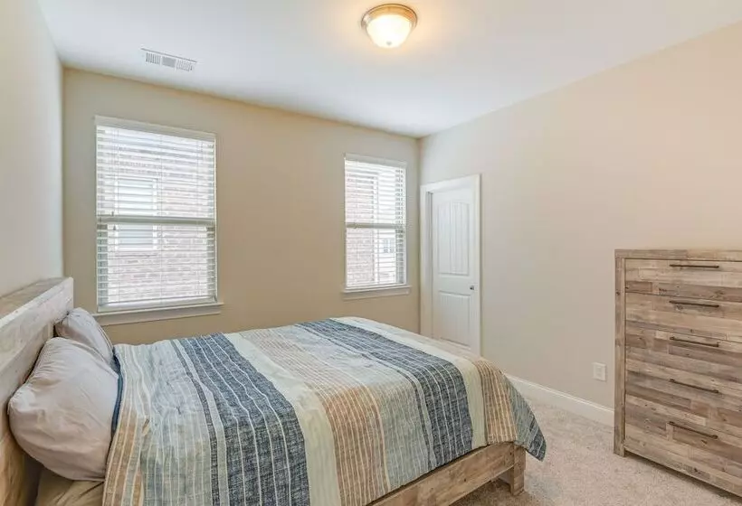 Updated Hendersonville Home W/ Fireplace!
