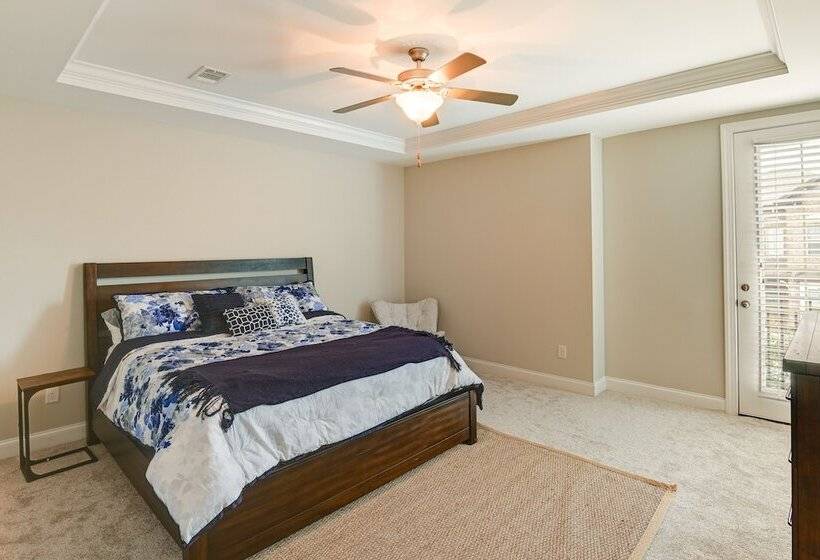 Updated Hendersonville Home W/ Fireplace!