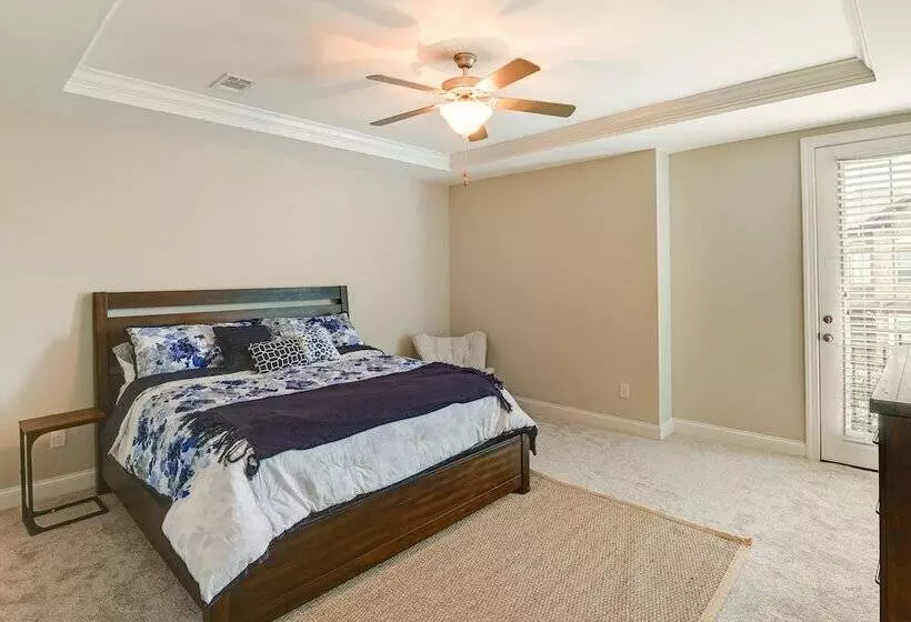 Updated Hendersonville Home W/ Fireplace!
