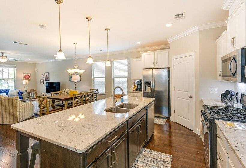 Updated Hendersonville Home W/ Fireplace!