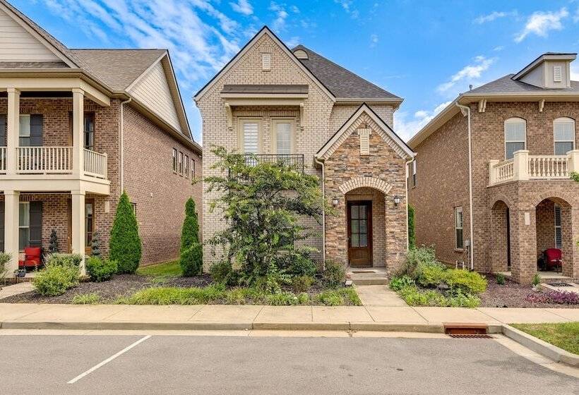 Updated Hendersonville Home W/ Fireplace!