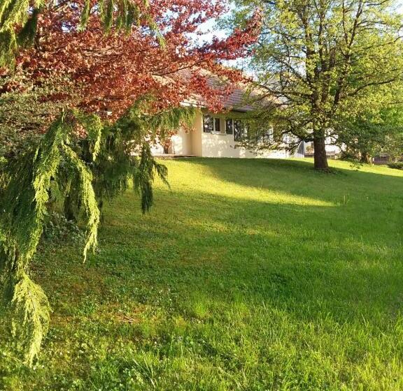 ベッドアンドブレックファースト Le Grivé