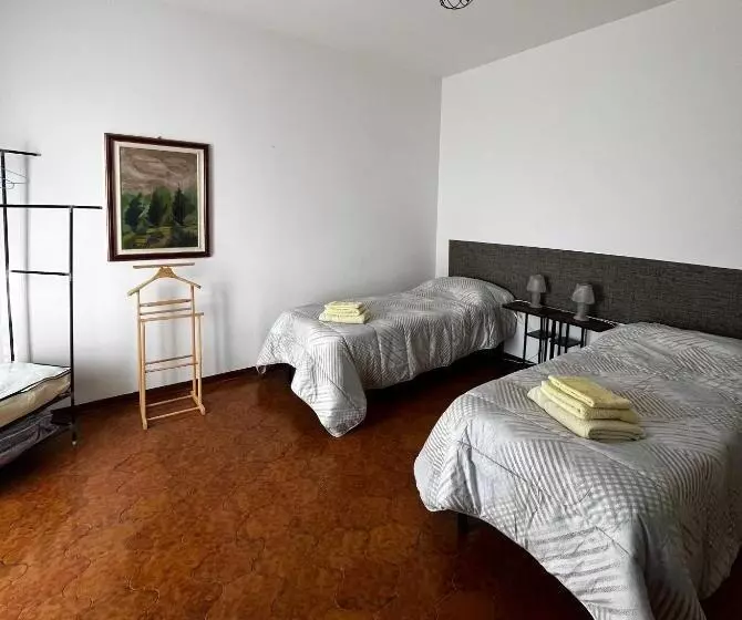 ベッドアンドブレックファースト R&b Emilia